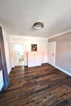 Schlafen EG - 8 Zimmer Einfamilienhaus in Stuttgart