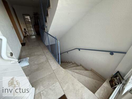 Hauseingang Treppenhaus - 