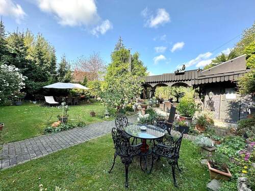 Garten - Mehrfamilienhaus, Wohnhaus mit 193,30 m&sup2; in Düsseldorf zum Kaufen