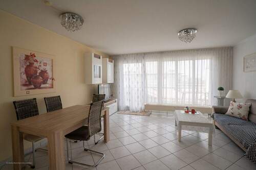 Wohnzimmer - 3 Zimmer Etagenwohnung zum Kaufen in Unterhaching