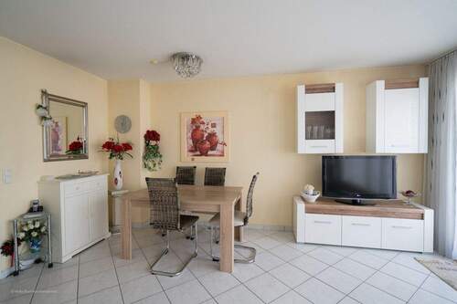 Wohnzimmer - 3 Zimmer Etagenwohnung in Unterhaching