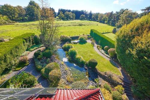 Blick auf Felder und Wiesen - Einfamilienhaus mit 243,00 m² in Roetgen zum Kaufen
