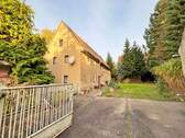 Grundstückseinfahrt - 5 Zimmer Mehrfamilienhaus, Wohnhaus zum Kaufen in Oschatz