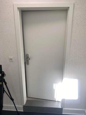 Wohnungseingang - 3 Zimmer Etagenwohnung zum Kaufen in Duisburg