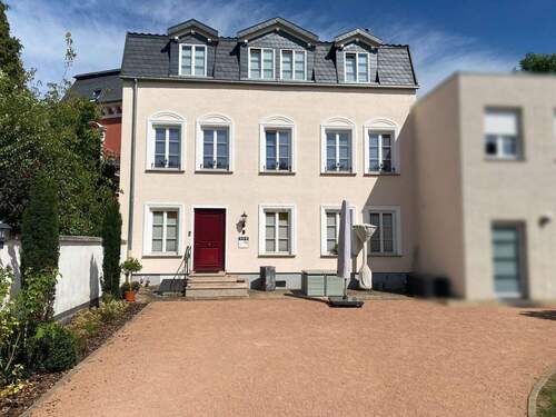 Frontansicht der Immobilie 