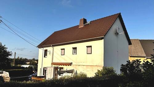 Ansicht mit Terrasse - 