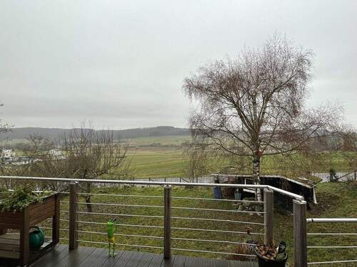 Ausblick in den Westerwald - 1 Zimmer Mehrfamilienhaus, Wohnhaus in Hohenahr / Erda