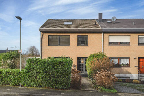 Titelbild - Bezugsfreies Einfamilienhaus mit Garage