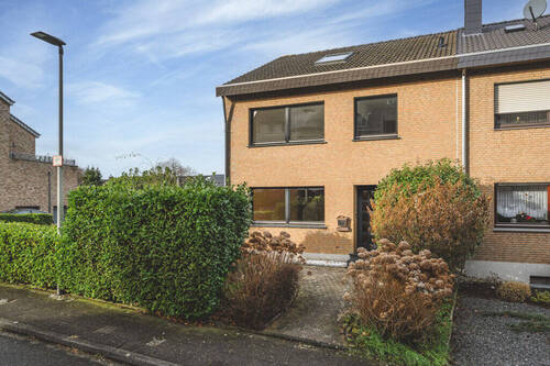 Straßenansicht - 5 Zimmer Reihenendhaus in Herzogenrath