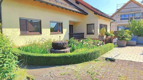 Gesamte Hausansicht Südseite - 