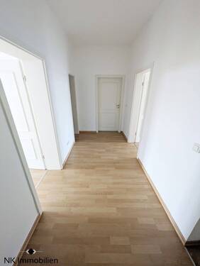 Flur - Etagenwohnung mit 79,00 m&sup2; in Chemnitz zur Miete