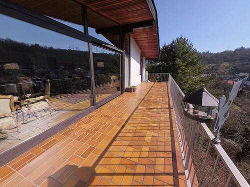 Großzügiger Balkon für Ihre Ruhe und Erholung (2) - Einfamilienhaus mit 232,00 m² in Würzburg zum Kaufen