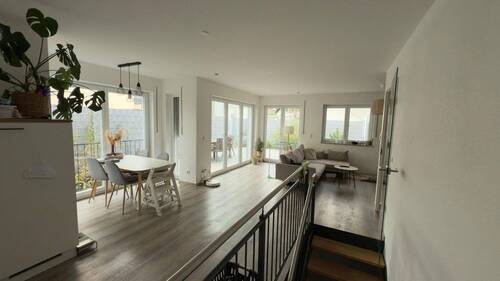 Wohnbereich - Moderne 3,5-Zimmer-Maisonette mit Garten, Einbauküche & Wohlfühlklima