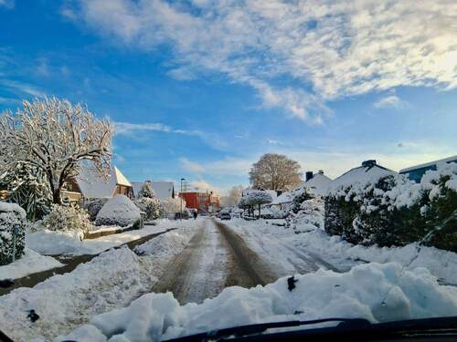 Nähe Erich Kästner Schule - 8 Zimmer Mehrfamilienhaus, Wohnhaus in Rellingen