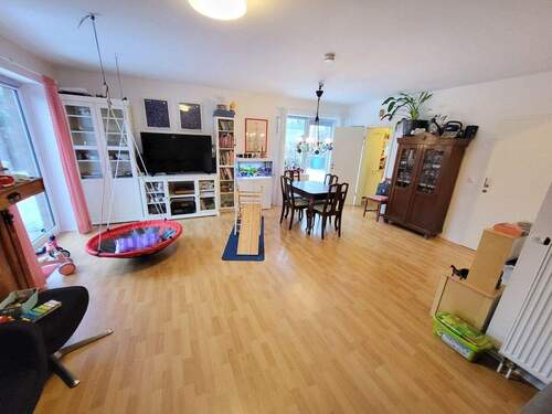 EG: Wohn-/Esszimmer - 