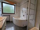 Badezimmer Richtung Fenster - 