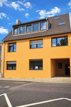 Titelbild - Ruhig gelegenes 4-Fam.-Haus mit Garten