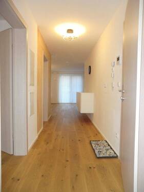 Flur - Etagenwohnung mit 60,00 m² in Mittich zur Miete