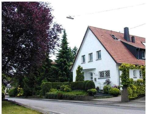 Vorderansicht - Familienfreundliches Zweifamillienhaus in Bous mit großzügiger Wohnfläche