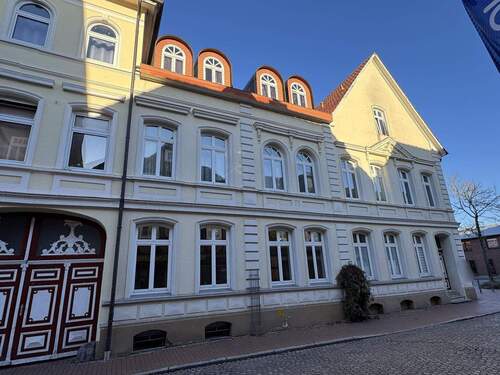 Seitenansicht von der Straße - 1 Zimmer Mehrfamilienhaus, Wohnhaus in Dannenberg