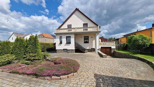 Hausansicht - 5 Zimmer Einfamilienhaus zum Kaufen in Zwenkau