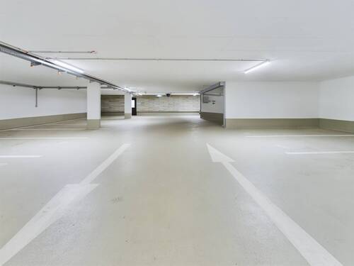 Tiefgarage - Garage, Stellplatz in Dresden