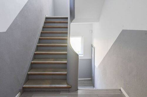 Treppenhaus - Etagenwohnung mit 100,20 m² in Ludwigshafen am Rhein zum Kaufen