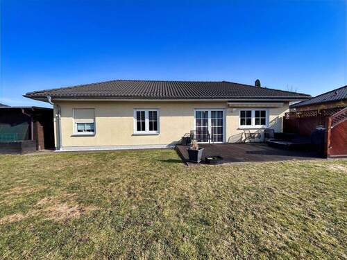 Frontansicht Grundstück - 