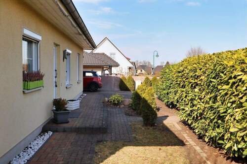 Vorgarten - 4 Zimmer Einfamilienhaus in Panketal