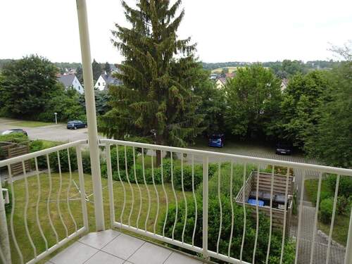 Balkon, Blick ins Grüne - 