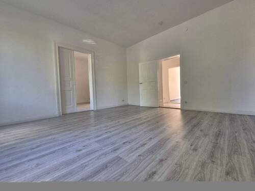 Wohnzimmer - Großzügige und stilvolle 4 Zimmer Altbauwohnung im Herzen von Lichterfelde