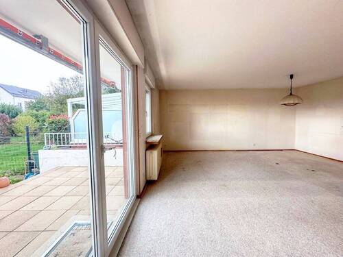 K257 Wohnzimmer und Terrasse - 5 Zimmer Reihenmittelhaus in Kronberg im Taunus