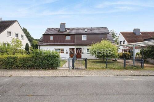 Hausansicht - 4 Zimmer Doppelhaushälfte zum Kaufen in Geesthacht