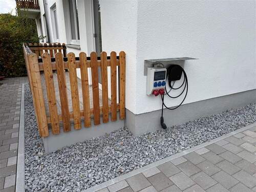 Balkon-EG und Wallbox - Doppelhaushälfte mit 137,00 m&sup2; in Landshut zur Miete