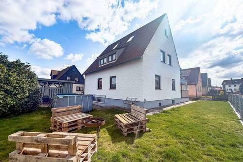 Hausansicht - 8 Zimmer Mehrfamilienhaus, Wohnhaus in Röttenbach