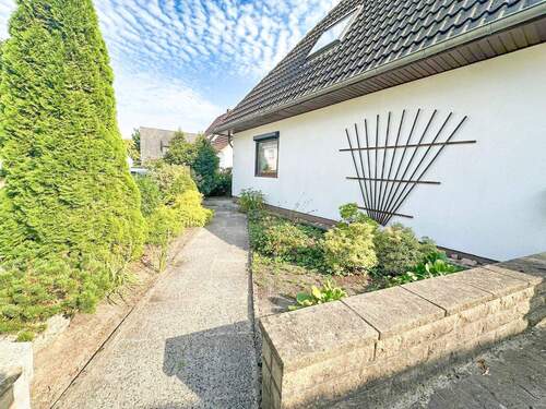 Seitenzugang - Einfamilienhaus in Achim zentral aber ruhig