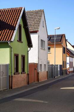 Fassadenansicht - Zuhause an der Sonnenseite - 360.000,00 EUR Kaufpreis, ca.  114,00 m² Wohnfläche