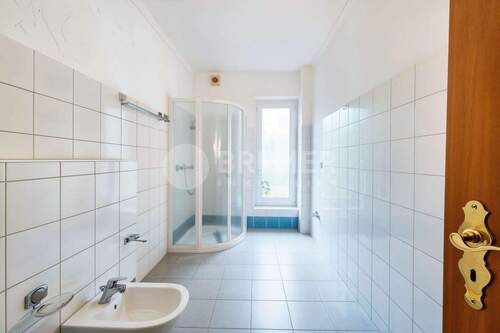 Bad - (KI generiert) - 