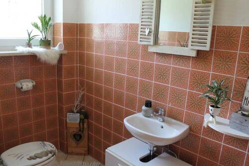 Gäste-WC - EG - Haupthaus - 