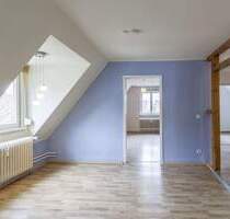 Gemütliches 3,5-Zimmer DG-Nest OHNE BALKON in der Vorstadt - Nürtingen