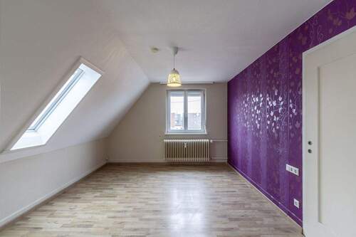 Zimmer 2 - Etagenwohnung mit 57,40 m&sup2; in Nürtingen zur Miete