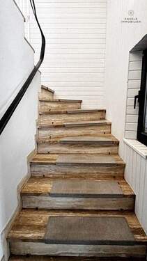 Treppenaufgang zum Dachgeschoss - 