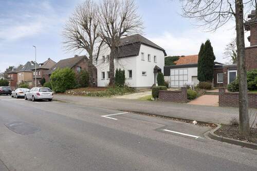 WWW.BOUWENS.DE - 6 Zimmer Mehrfamilienhaus, Wohnhaus in Geilenkirchen