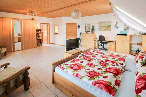 Schlafzimmer I - OG - 