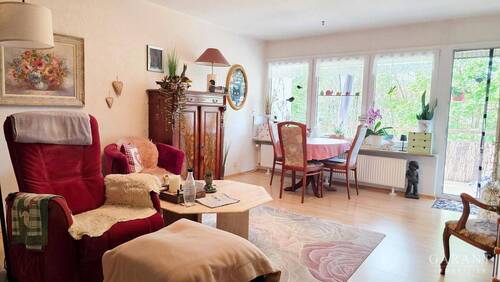 Wohnzimmer - 2 Zimmer Etagenwohnung zum Kaufen in Weilheim an der Teck