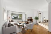 Einrichtungsbeispiel - Wohnzimmer - 5 Zimmer Einfamilienhaus zum Kaufen in Berlin