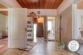 Flur und Eingang im EG - 