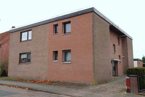 Wohnung im Hochparterre - 3-Zimmer-Wohnung im Hochparterre mit Einbauküche, Loggia, Gartenanteil und Stellplatz!