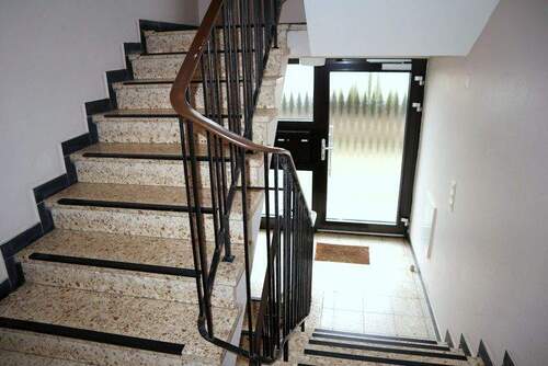 Treppenhaus - 3 Zimmer Etagenwohnung in Delmenhorst