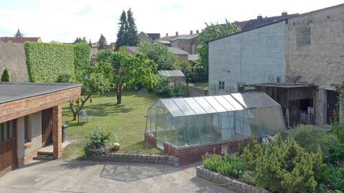 Hof, Garten, Gewächshaus - 